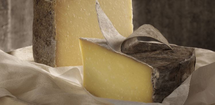 Clothbound cheddar wedge