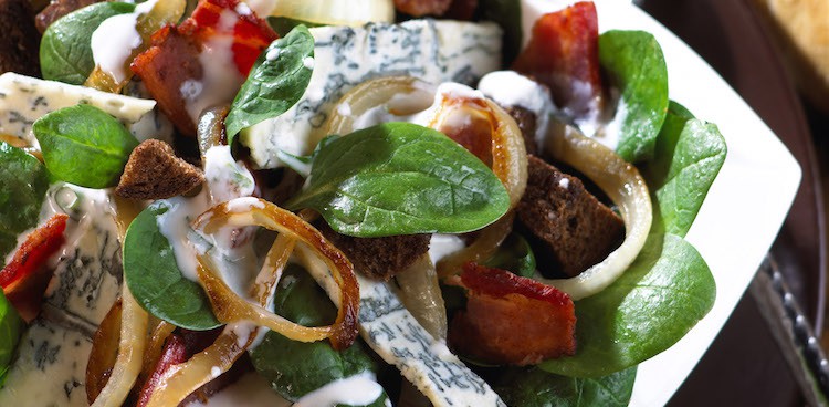 BelGioioso CreamyGorg Spinach Salad with bacon and pumpernickel croutons