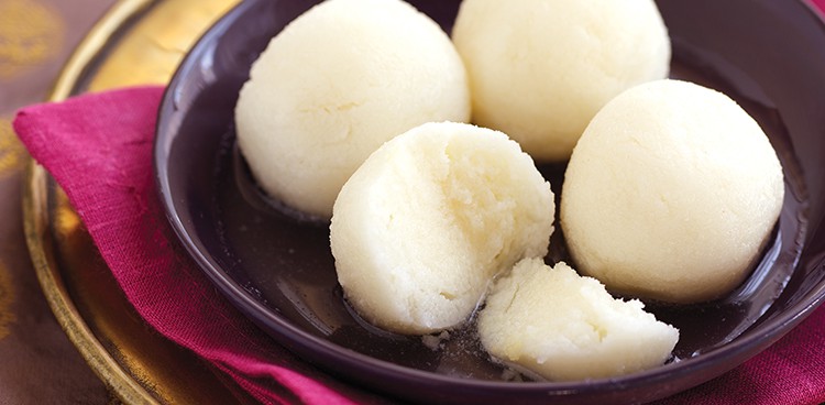 Sweet Farmer’s Cheese Balls (Roshagullas)