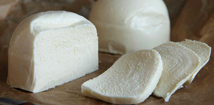 sliced mozzarella