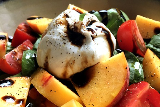burrata and spinach salad