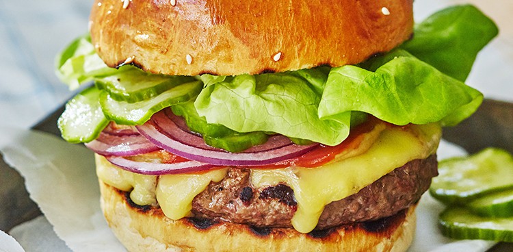 gouda burger with quick pickles