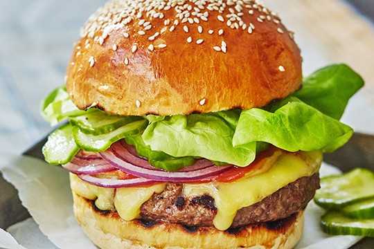 gouda burger with quick pickles