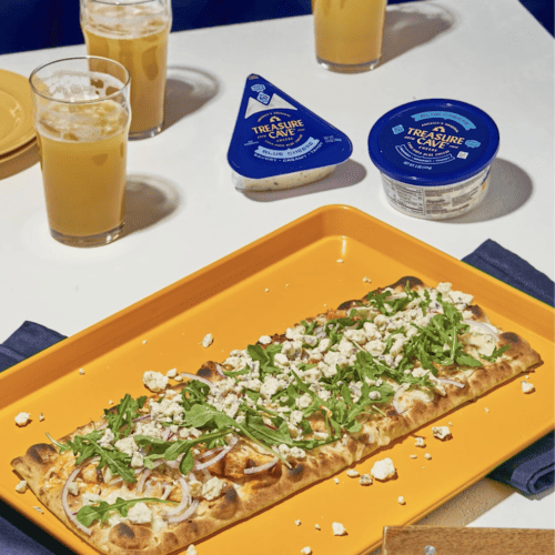 Buffalo chicken blue cheese flatbread